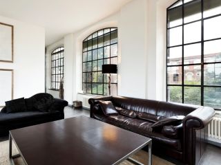 Cordless Blinds and Shades | Laguna Niguel Blinds & Shades CA Our skilled team ensures precise and professional installation of cordless blinds and shades.